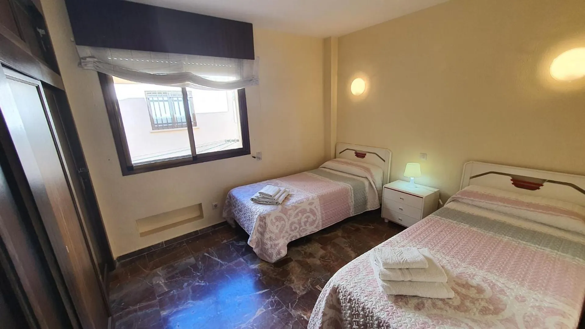 Apartamento Primera Linea Playa. contacts